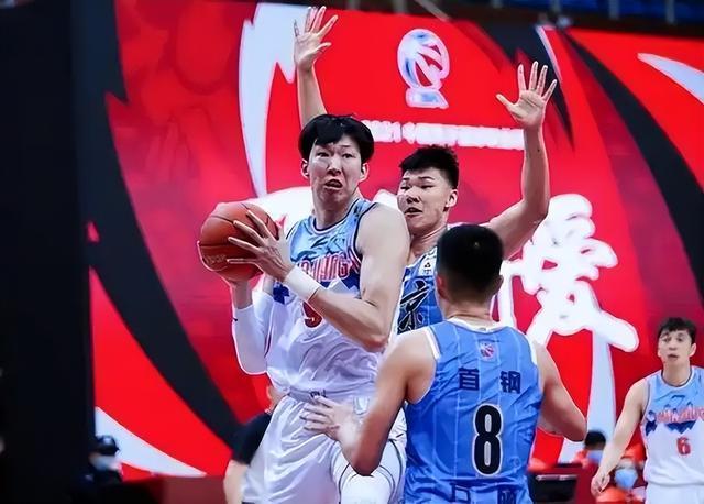 爱游戏体育-首钢内线砍近60分，广东内线被狠打，青训断层有多坑？